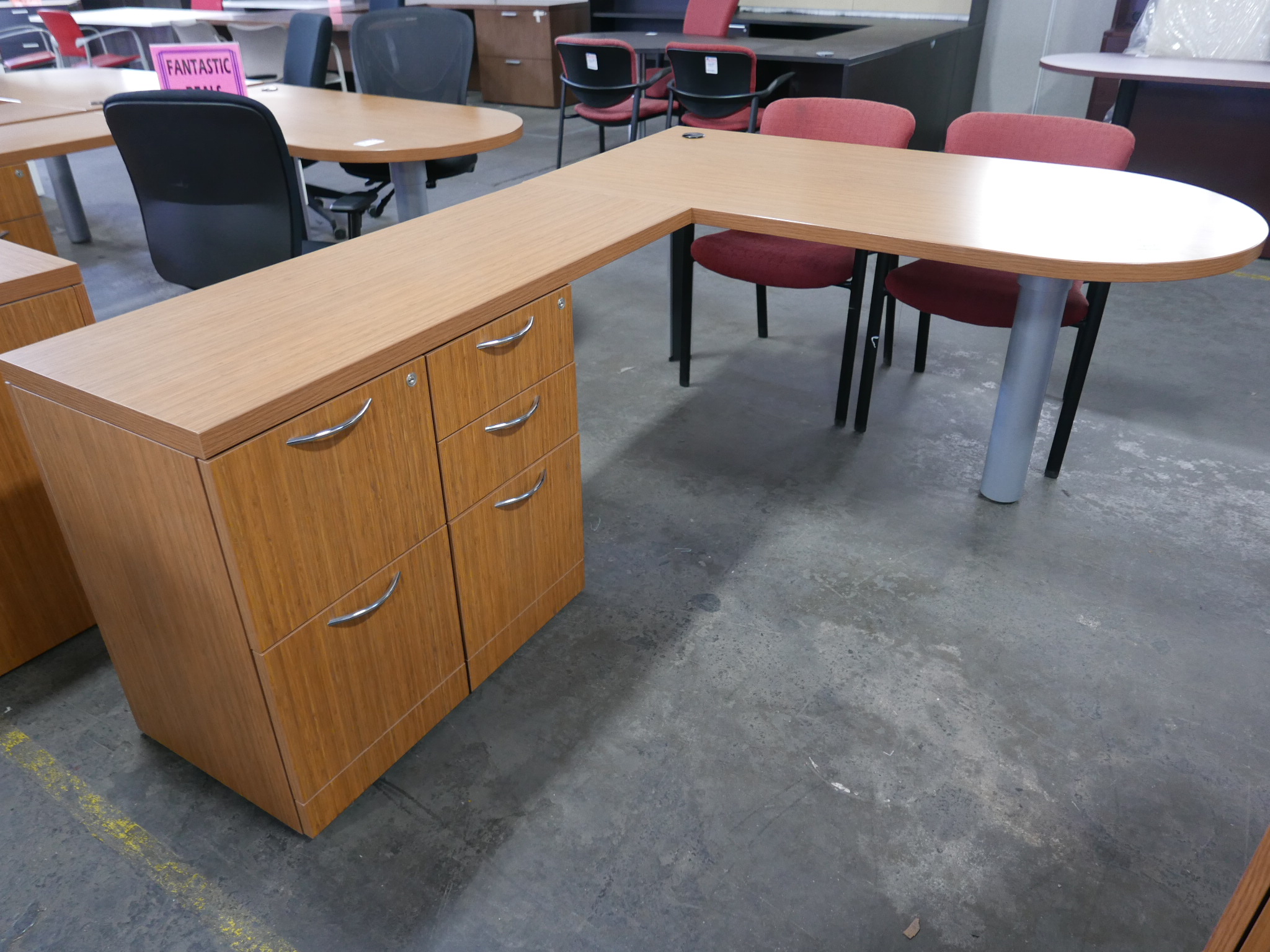 Bullet Top Desk With Return Steelcase Tr Trading Company